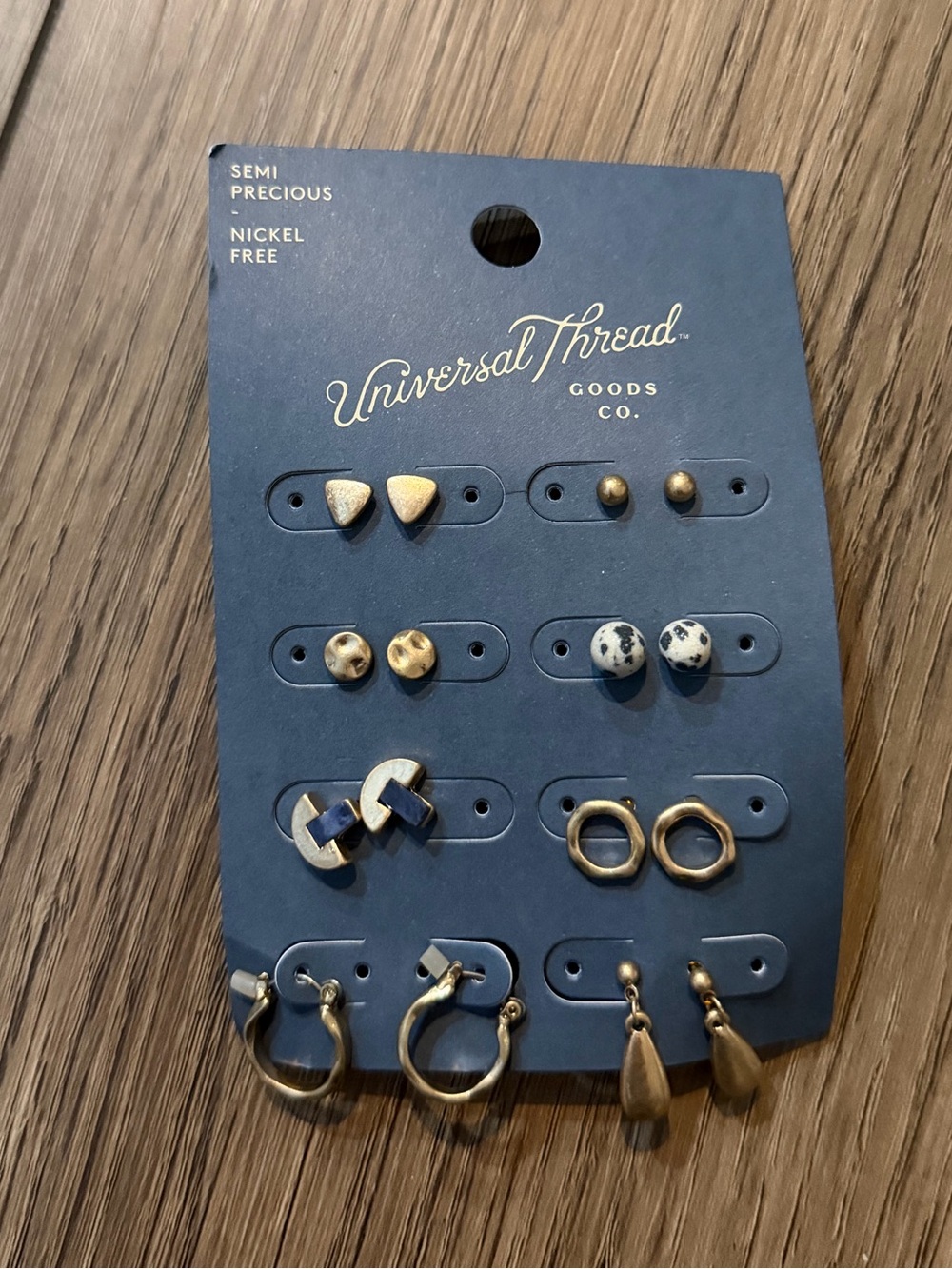 Universal threads 8 count earring set
